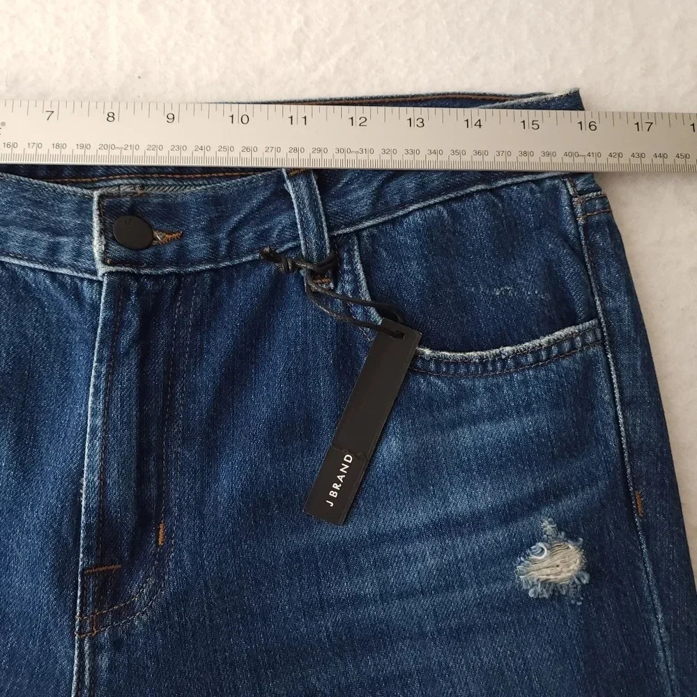 J Brand Johnny Mid-Rise Boy Fit Jeans - Picture 7 of 9